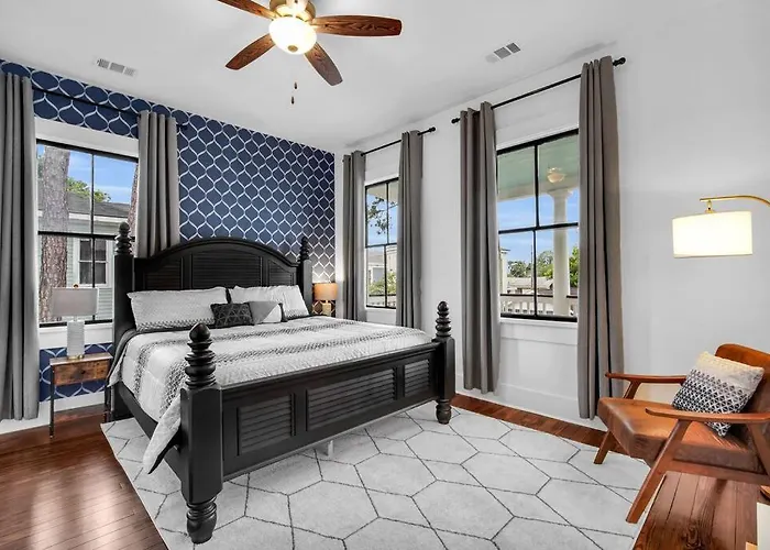 Modern Living In Thomas Square!