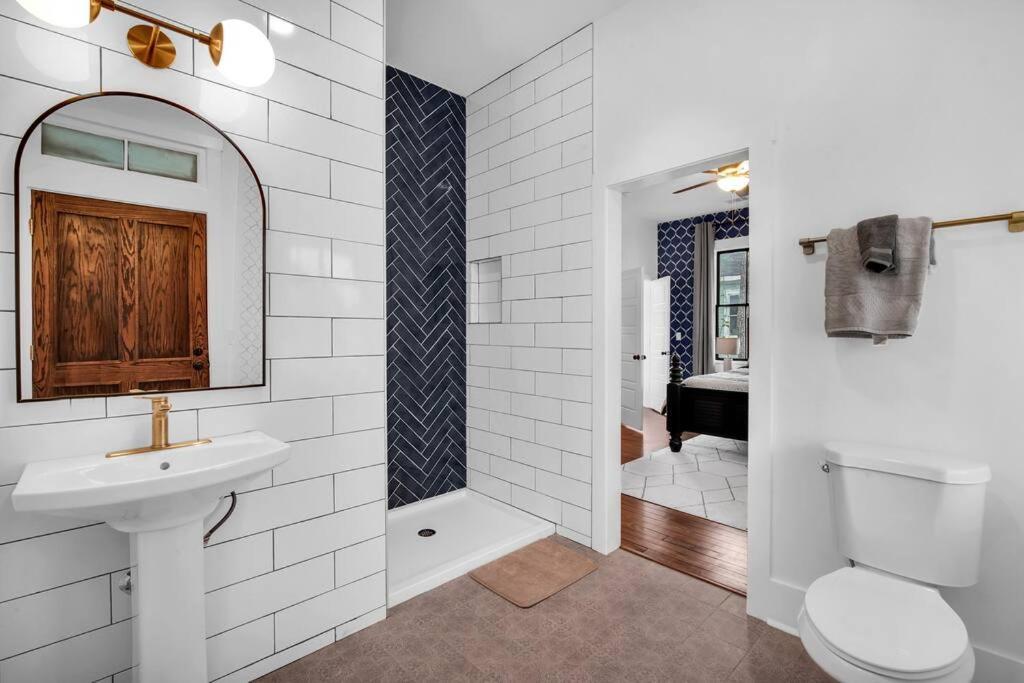 Apartment Modern Living In Thomas Square! Savannah